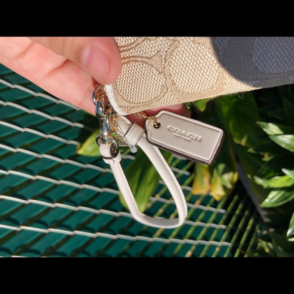 Brand new coach wallet - Picture 9 of 14